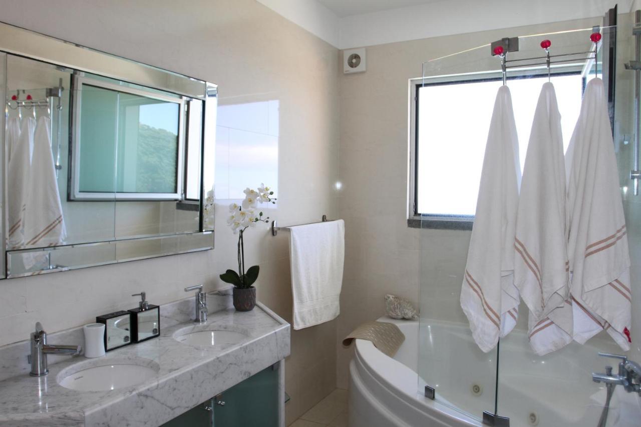 Villa Abreu - A Wonderful Ocean View Calheta  Exterior photo